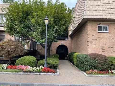 330 Central Park Ave #F12, Greenburgh, NY 10583