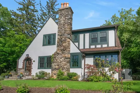 588 Scarborough Rd, Briarcliff Manor, NY 10510