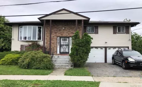 25 Teresa Pl, Hempstead, NY 11550