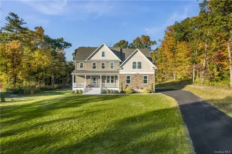 218 Windsor Rd, Fishkill, NY 12524 photo 1