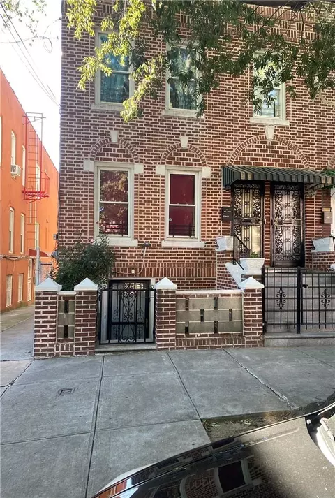 635 Commonwealth Ave, New York, NY 10473