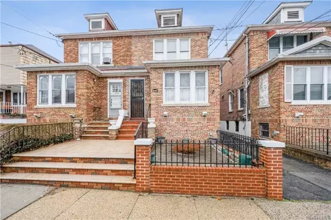 2717 Pearsall Ave, Bronx, NY 10469