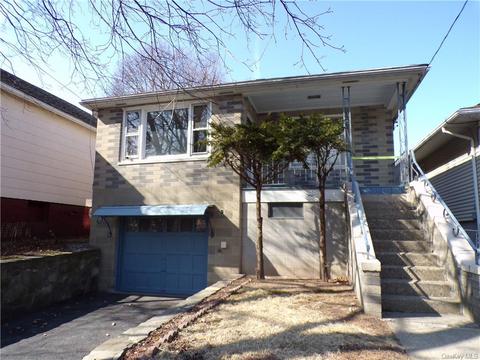 26 Cedar Ave, New Windsor, NY 12553