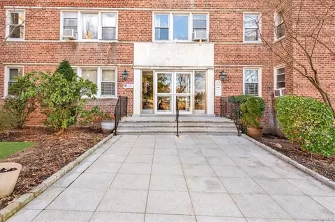 60 Knolls Cres #3B, Bronx, NY 10463