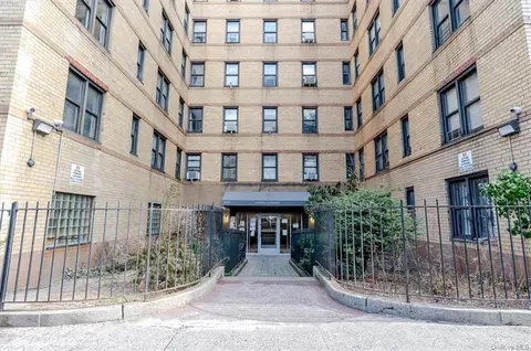 2420 Morris Ave #1E, Bronx, NY 10468