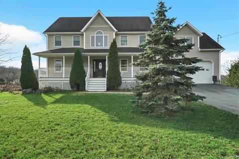 30 Greycourt Ave, Chester, NY 10918