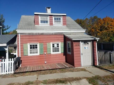 104 John St, New Windsor, NY 12553