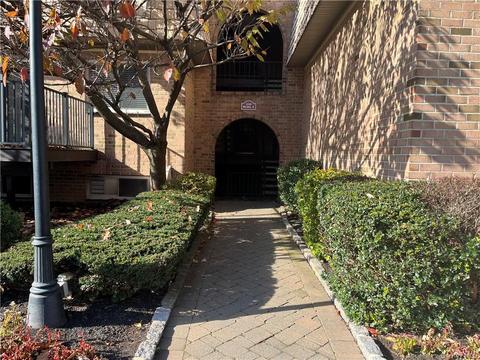 330 Central Park Ave #F20, Greenburgh, NY 10583