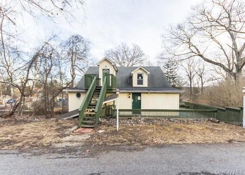 3 Dogwood Ln, Monroe, NY 10950