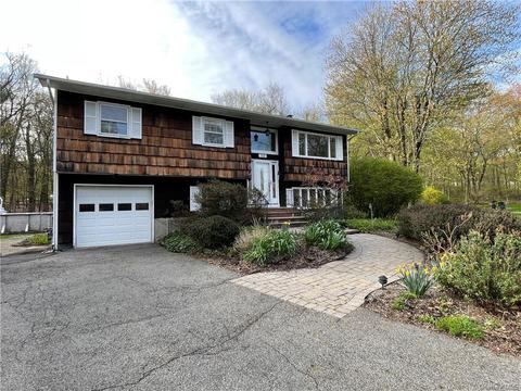 12 Moorea Ct, Haverstraw, NY 10923