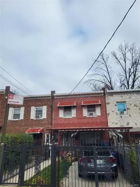 1039 E 230th St, Bronx, NY 10466