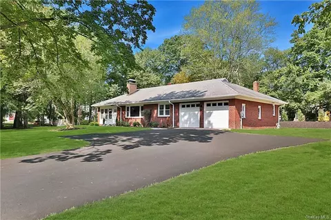 40 Van Wardt Pl, Orangetown, NY 10983
