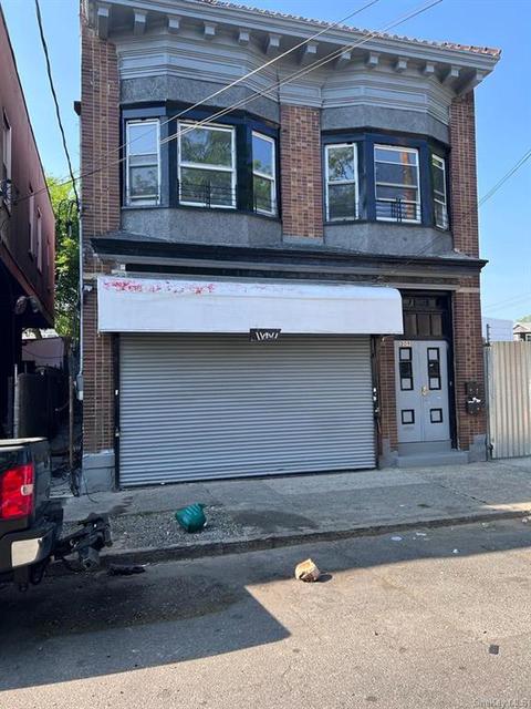 209 W 3rd St, Mount Vernon, NY 10550