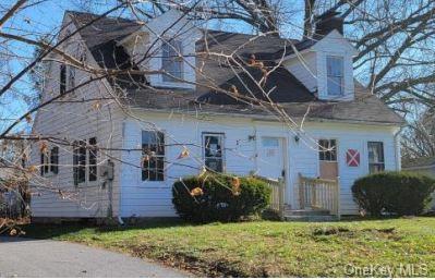 25 Woodcliff Ave, Poughkeepsie, NY 12603