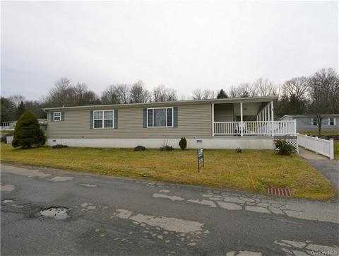 301 Brittany Ter #301, Rock Tavern, NY 12575