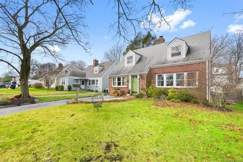 6 Roy Pl, Eastchester, NY 10709
