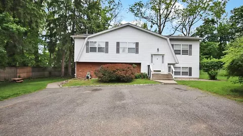 232 Congers Rd, Clarkstown, NY 10956