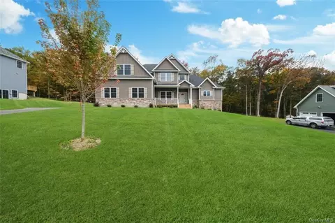 119 Joyce Way, New Windsor, NY 12553