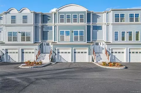 552 Mountainview Ave #4, Clarkstown, NY 10989