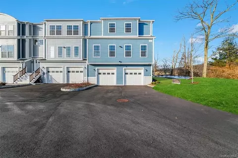 548 Mountainview Ave #2, Clarkstown, NY 10989