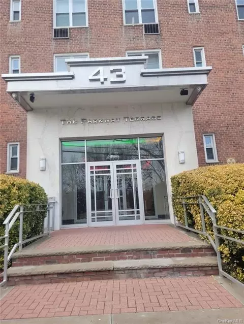 43 Bronx River Rd #5E, Yonkers, NY 10704