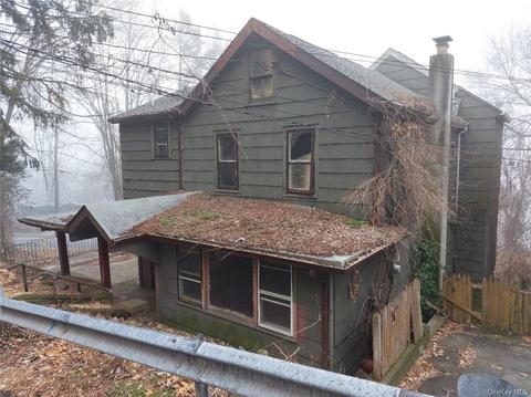 1658 Howard St, Peekskill, NY 10566 photo 1