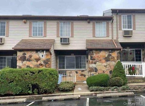 28 Holiday Way #48, Staten Island, NY 10314