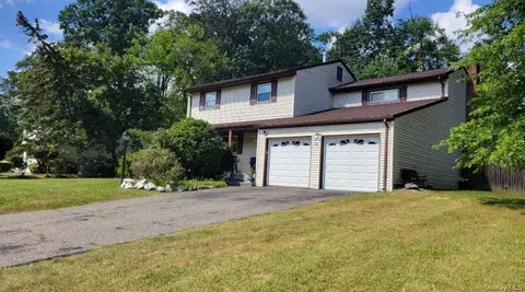 13 Bender Rd, Clarkstown, NY 10956