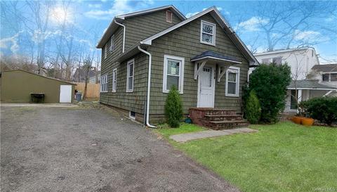 661 Harrison Ave, Riverhead, NY 11901 photo 1