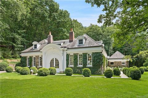 38 Taylor Rd, New Castle, NY 10549