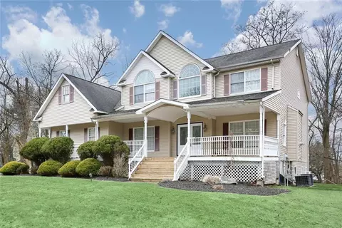 7 Forshay Rd, Ramapo, NY 10952