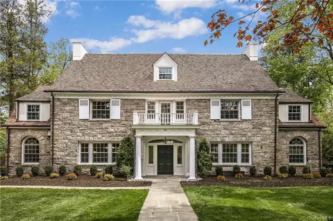 16 Paddington Rd, Scarsdale, NY 10583