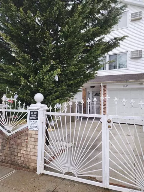 3684 Palmer Ave, Bronx, NY 10466