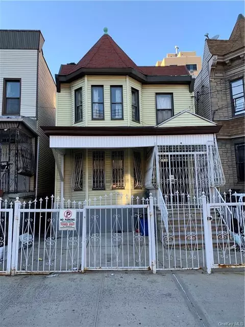 2731 Creston Ave, Bronx, NY 10468