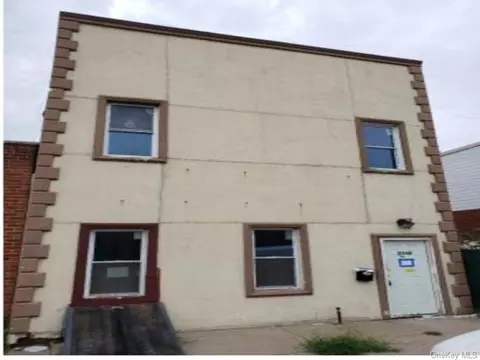 5118 35th St, New York, NY 11101