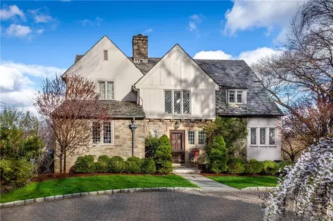 54 Prescott Ave, Bronxville, NY 10708