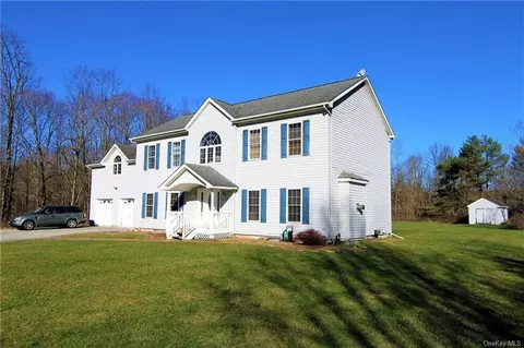 109 Grist Mill Ln, Stanford, NY 12581