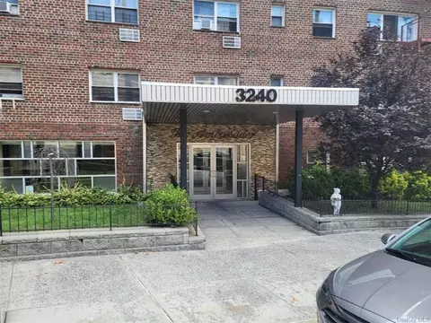 3240 Riverdale Ave #5H, Bronx, NY 10463