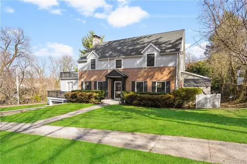 129 Secor Ln, Pelham, NY 10803