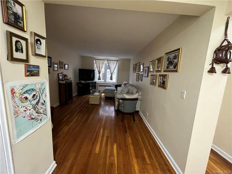 2104 Holland Ave #2A, Bronx, NY 10462