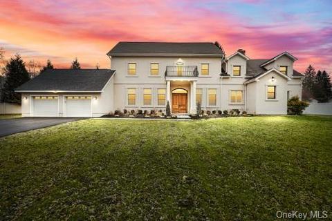 2 Pearl Ln, Clarkstown, NY 10956