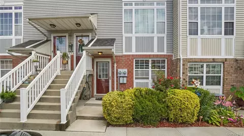 140 Heron Ln #351, Bronx, NY 10473