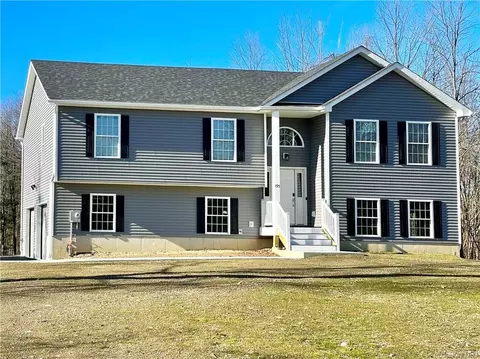 195 Highland Lakes Rd, Wallkill, NY 10940