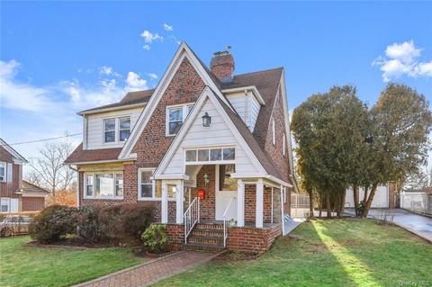 88 Harding Dr, New Rochelle, NY 10801