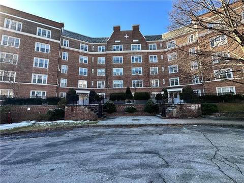 6 Midland Gdns #4A, Bronxville, NY 10708
