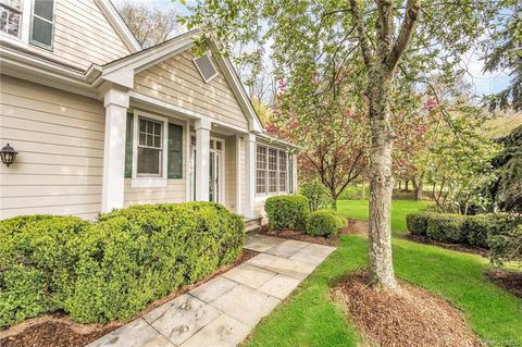 39 Weavers Hl, New Castle, NY 10549