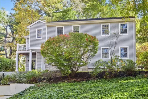 95 Locust Rd, Mount Pleasant, NY 10570