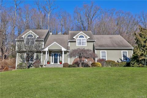 4 Cameo Ct, Carmel Hamlet, NY 10512