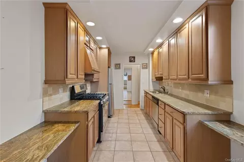 3530 Henry Hudson Pkwy #2F, Bronx, NY 10463