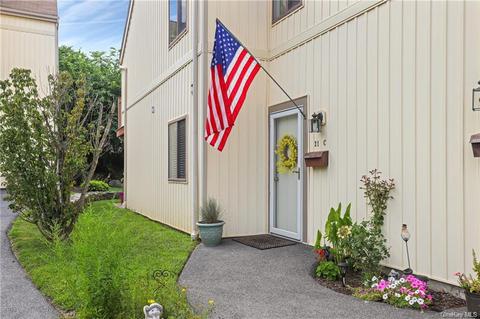 21 Kenneth Stuart Pl #C, Yorktown, NY 10547